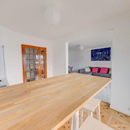 Grand appartement lumineux proche métro et Défense Courbevoie Exterior foto